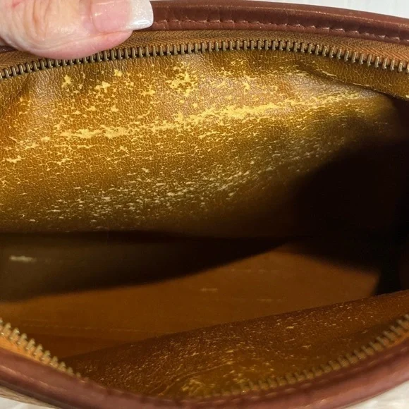 MCM VICETOS LEATHER CLUTCH - Picture 11 of 16